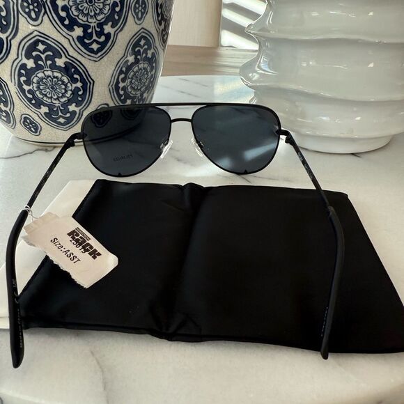 NWT QUAY High Key sunglasses